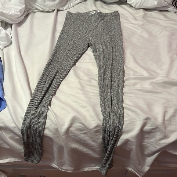 Out from Under leggings - Picture 2 of 2